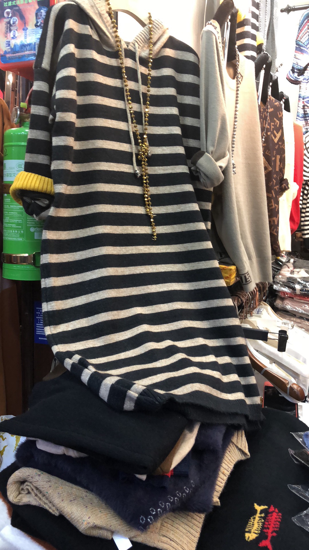 2018针织条纹连衣裙