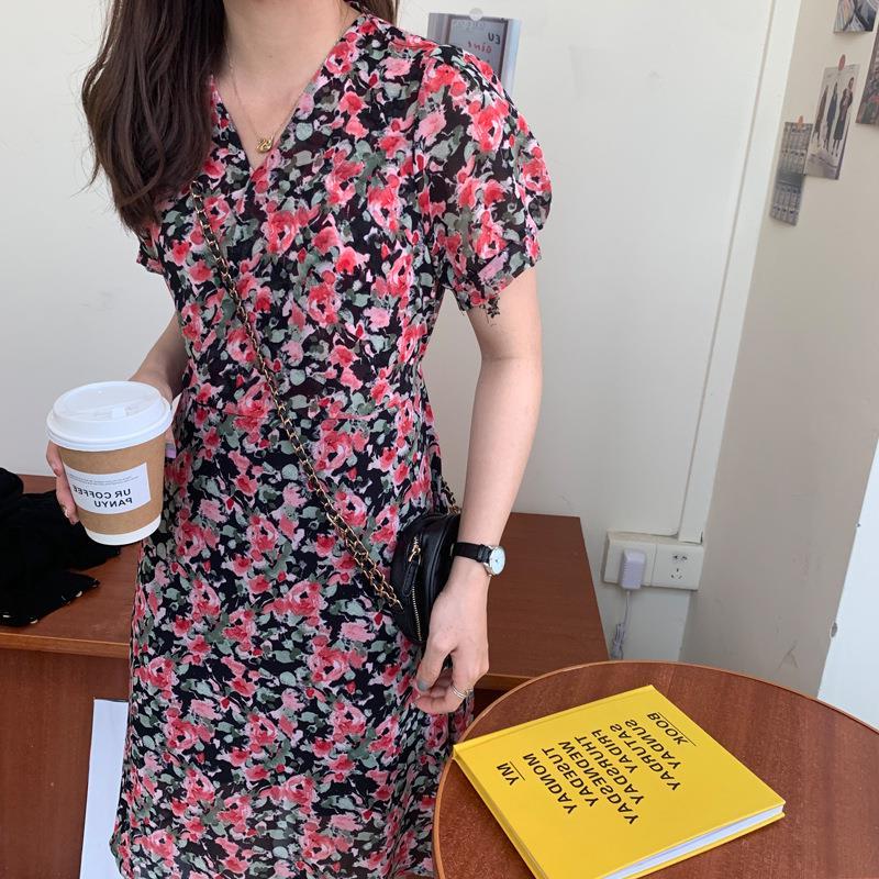 夏装新款韩版显瘦v领碎花裙雪纺短袖法式小众温柔风连衣裙女