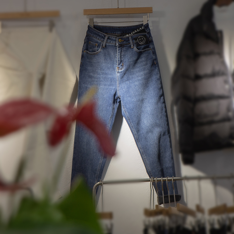 蓝色高腰牛仔裤加绒冬季