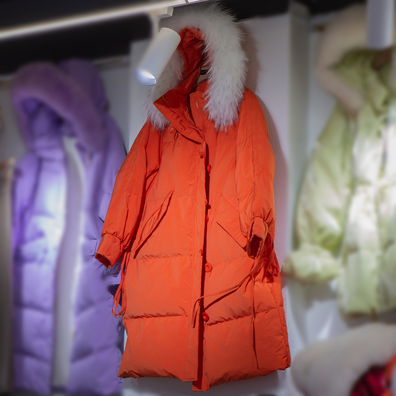 红色扣子超大狐狸毛领宽松显瘦时尚韩版长款羽绒服