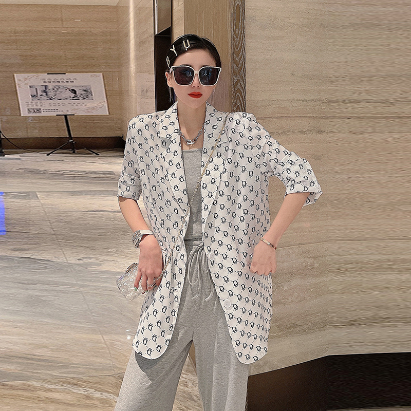 夏西装套装宽松防晒薄西服背心阔腿休闲裤时尚三件套女