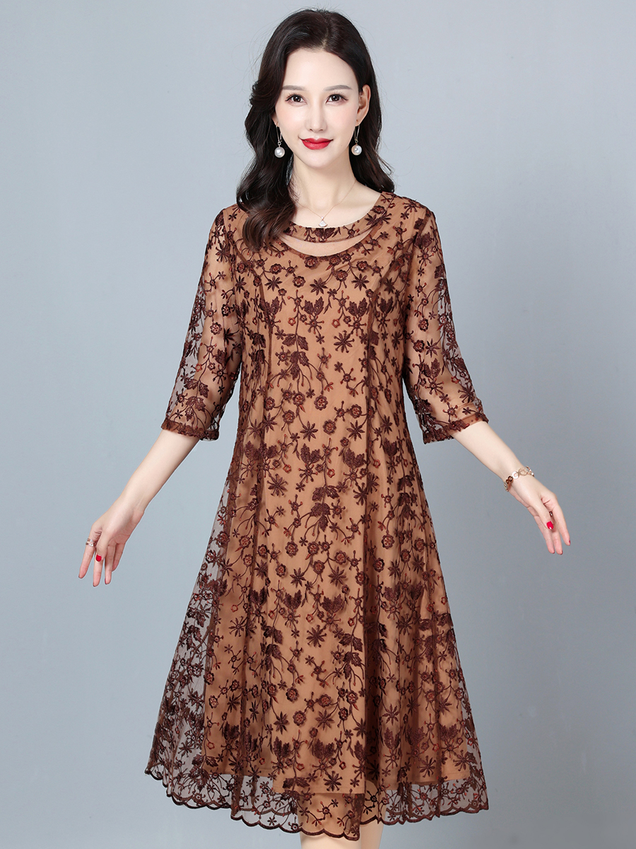 大码妈妈装夏装网纱绣花连衣裙短袖宽松中老年女装中年女士中长款