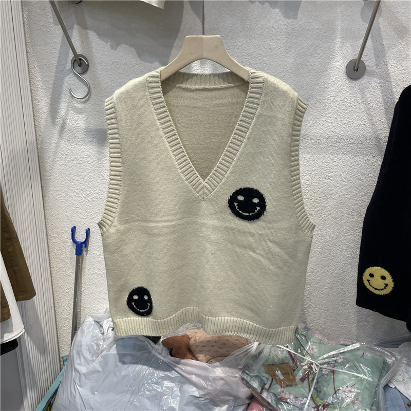 秋冬款V领笑脸针织背心马甲女