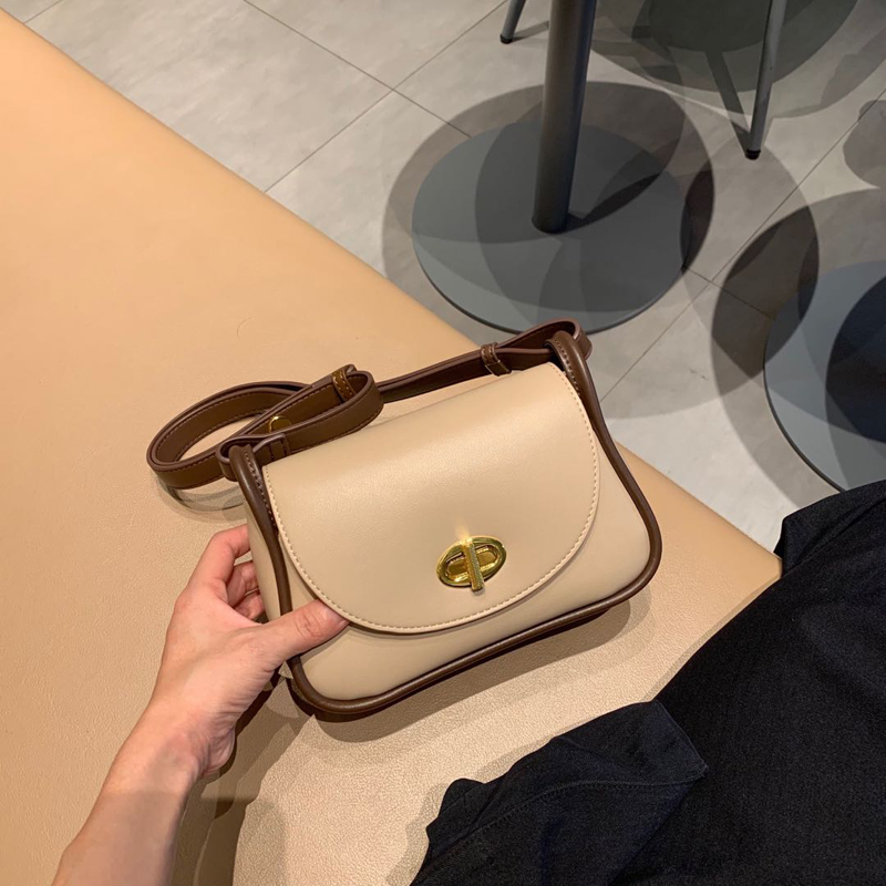 新款高级感复古单肩腋下斜挎包女百搭通勤小方包