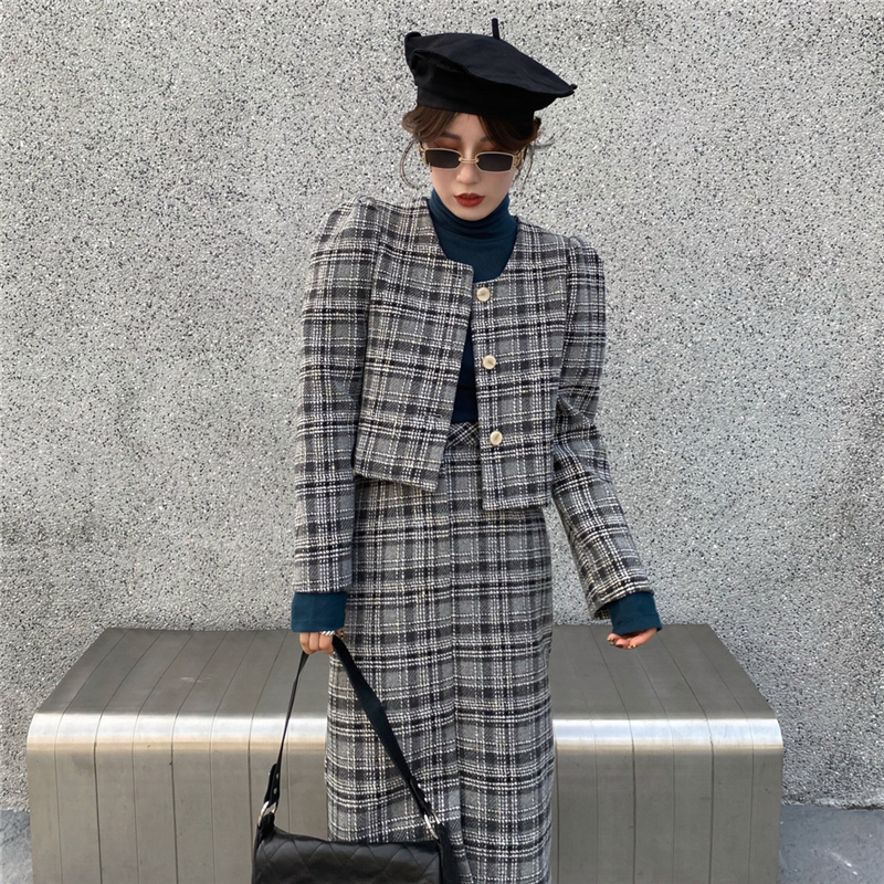 毛呢西装外套女秋冬新款INS复古方领泡泡袖格纹西装