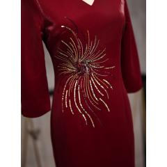 新款喜妈妈婆婆高贵婚宴旗袍礼服V领酒红色中长款