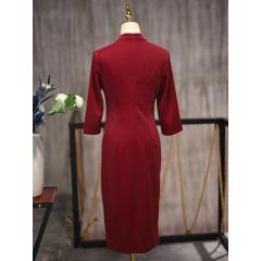 婚宴礼服酒红色七分袖复古刺绣高档显瘦中长款