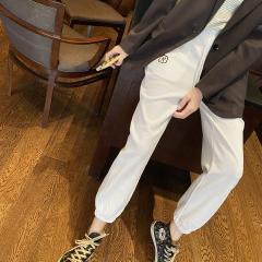 宽松显瘦字母刺绣九分抽绳款卫裤