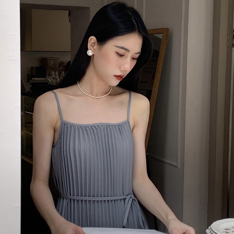 法式系带百褶吊带裙夏季新款气质百搭宽松褶皱连衣裙