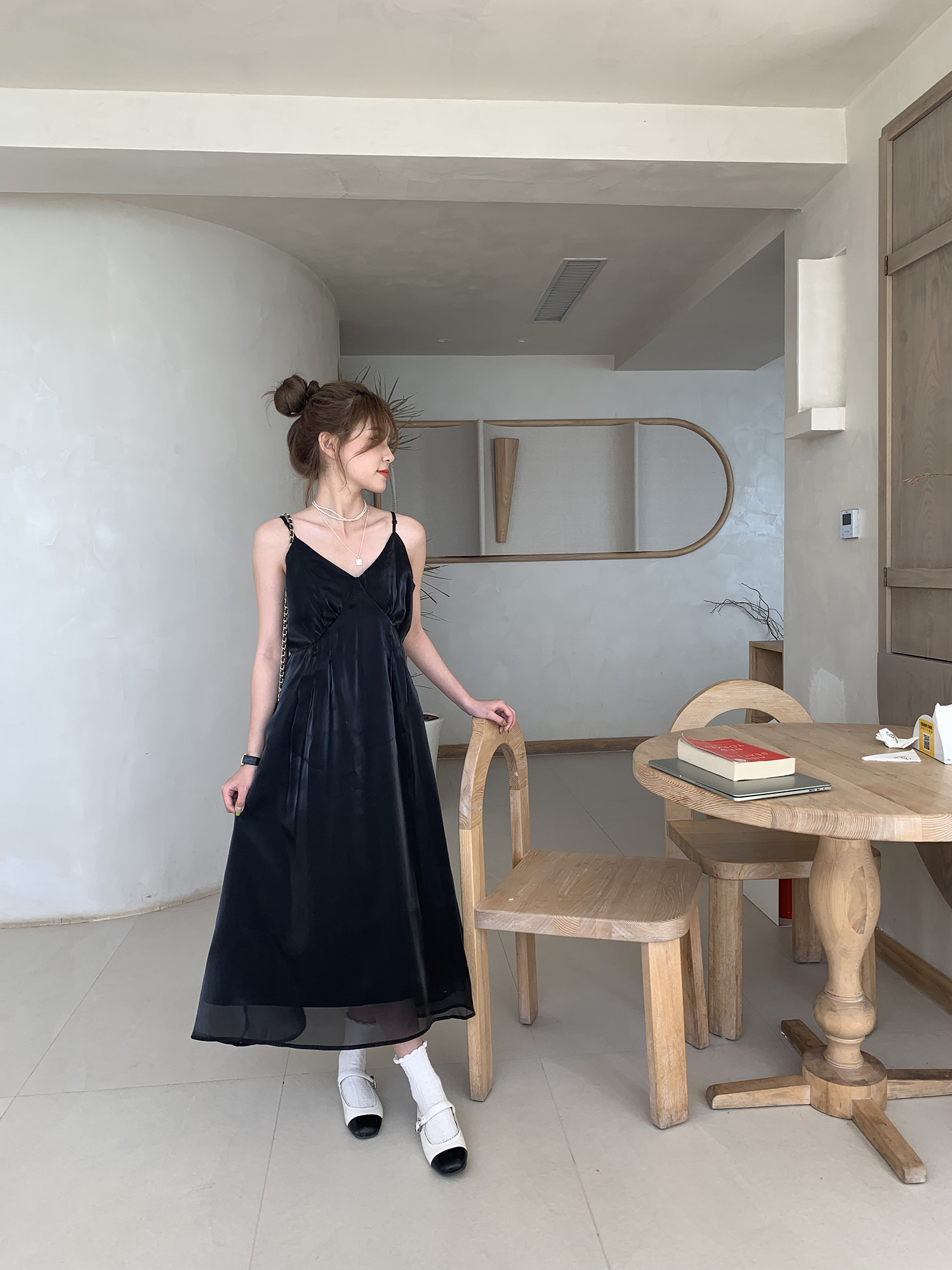 韩版V领吊带裙女新款小众设计感长裙气质显瘦法式连衣裙