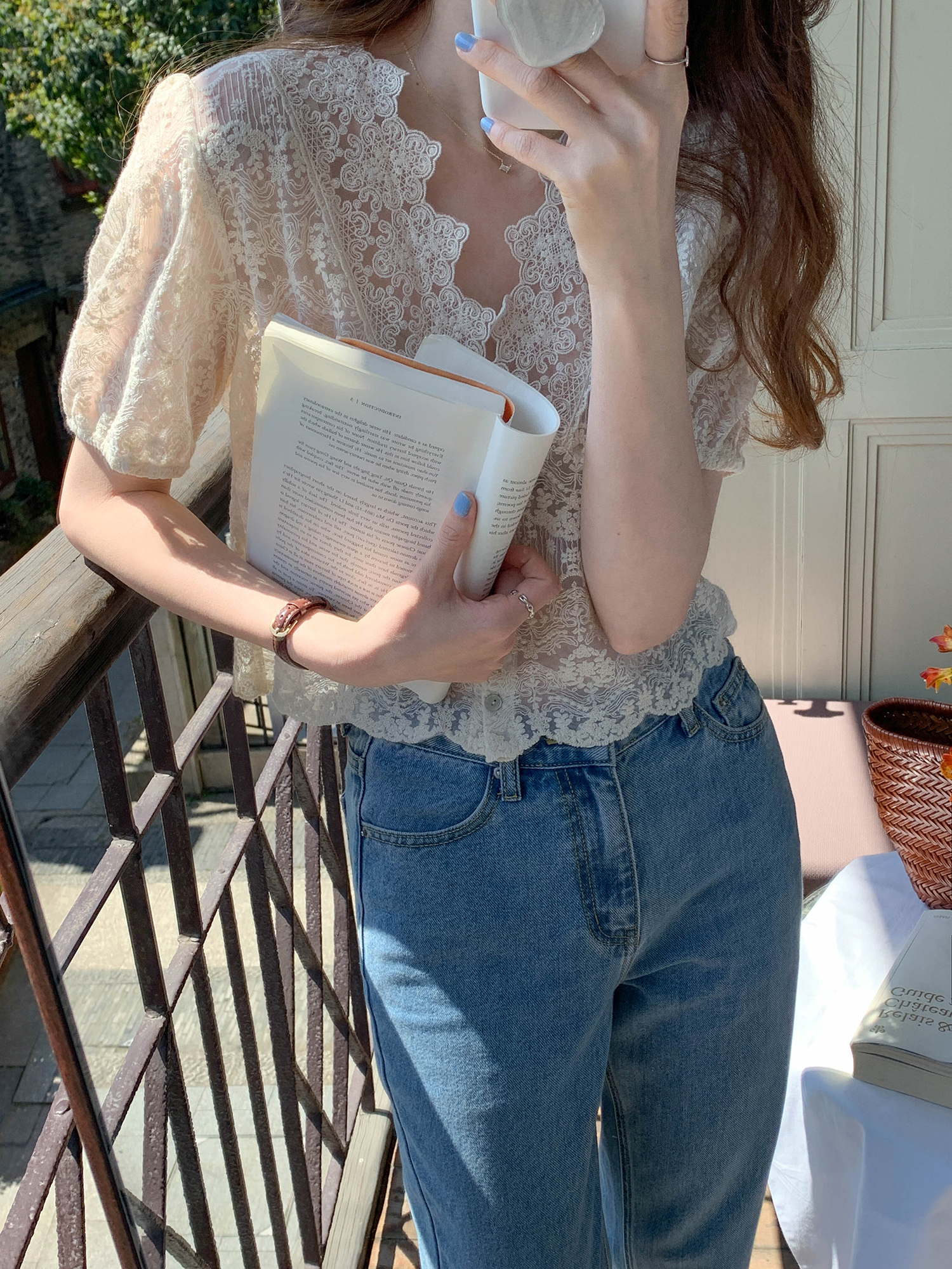 蕾丝上衣女法式甜美别致V领洋气超仙设计感小众气质短款小衫衬衫