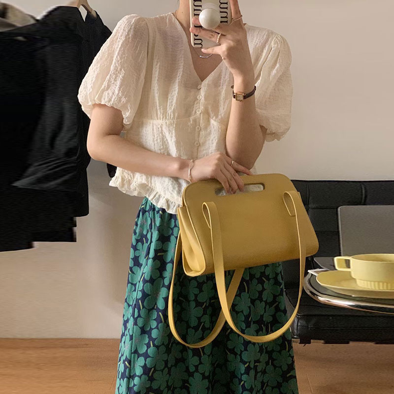 chic夏季小众V领褶皱感木耳边雪纺衬衫