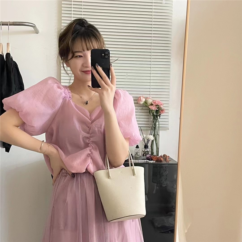 夏季新款时尚胸前褶皱设计v领雪纺衫泡泡袖别致上衣女