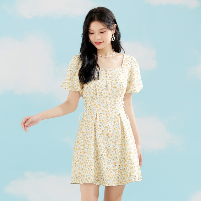 泡泡袖碎花连衣裙女夏季新款法式方领复古浪漫茶歇裙子