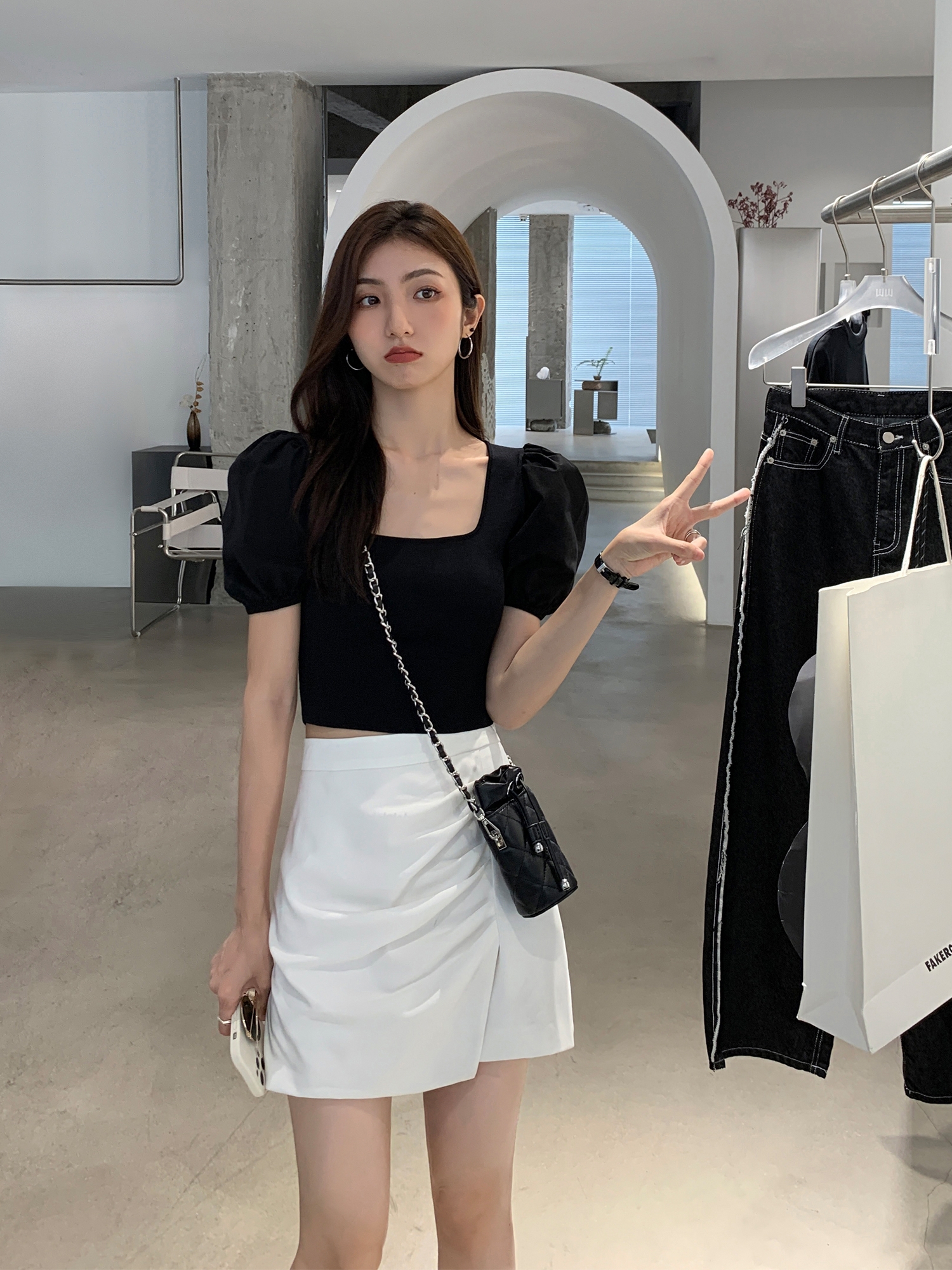 新款高腰显瘦裙子抽褶设计感包臀短裙