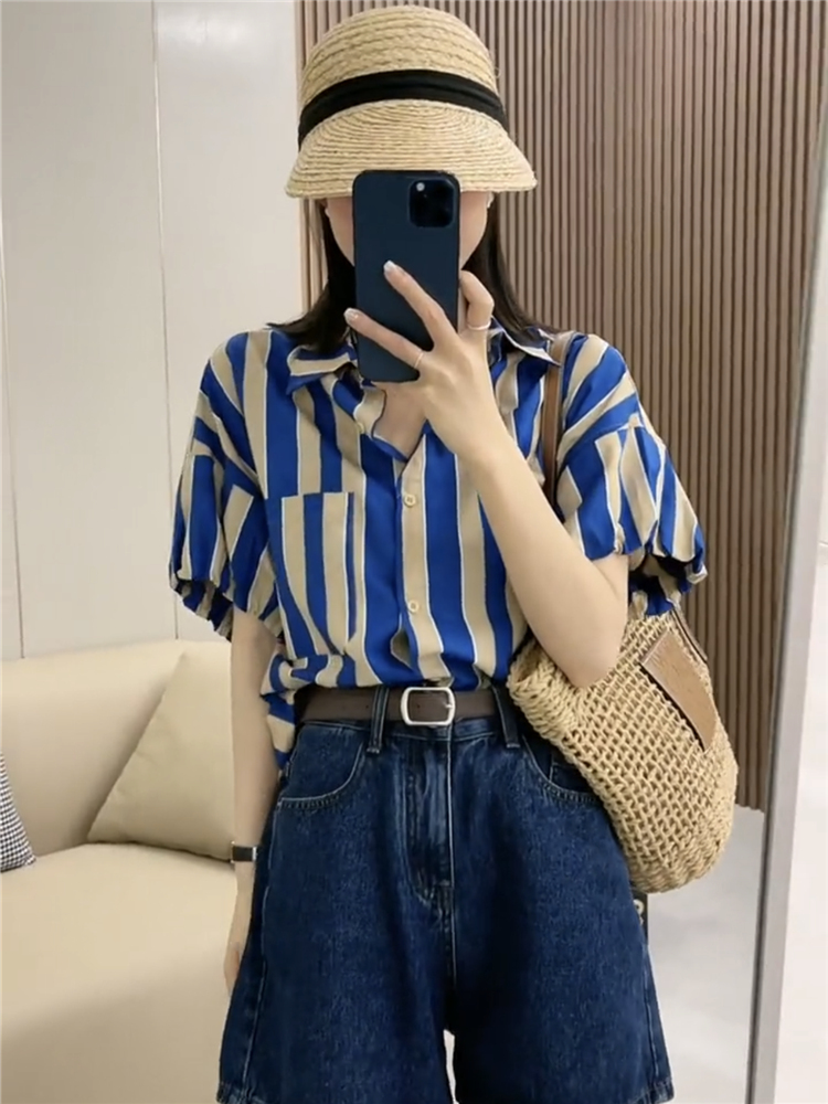蓝色条纹短袖衬衫女夏季新款设计感小众港风泡泡袖竖条纹上衣
