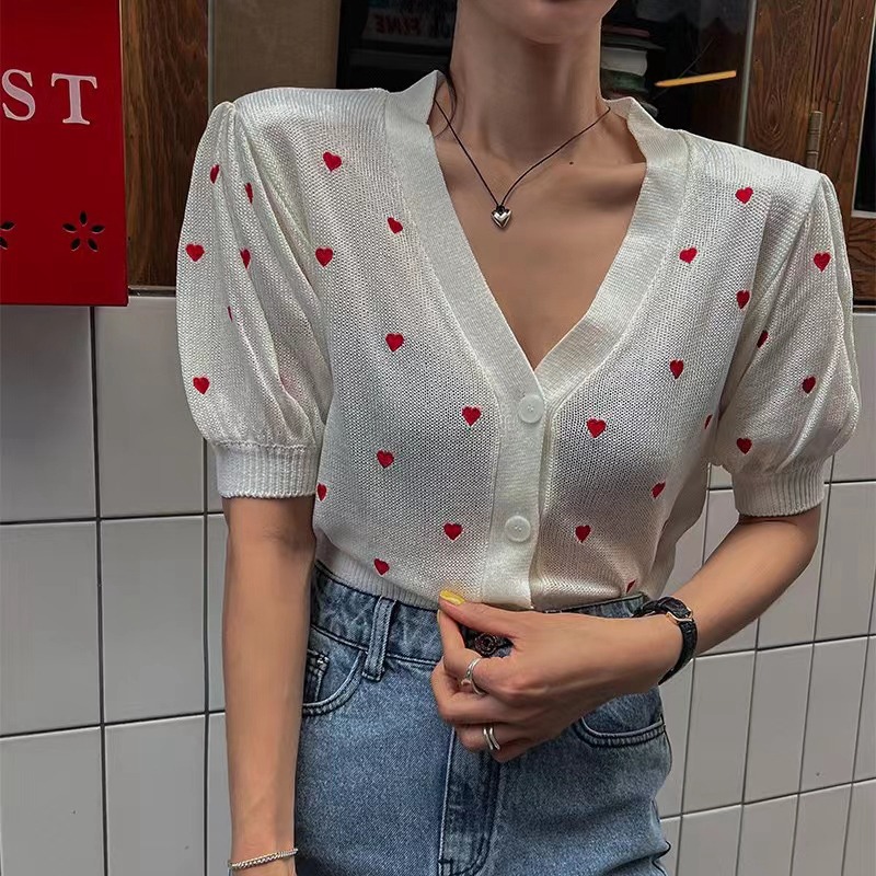 甜美气质刺绣爱心泡泡袖V领针织开衫女夏季新款短款上衣