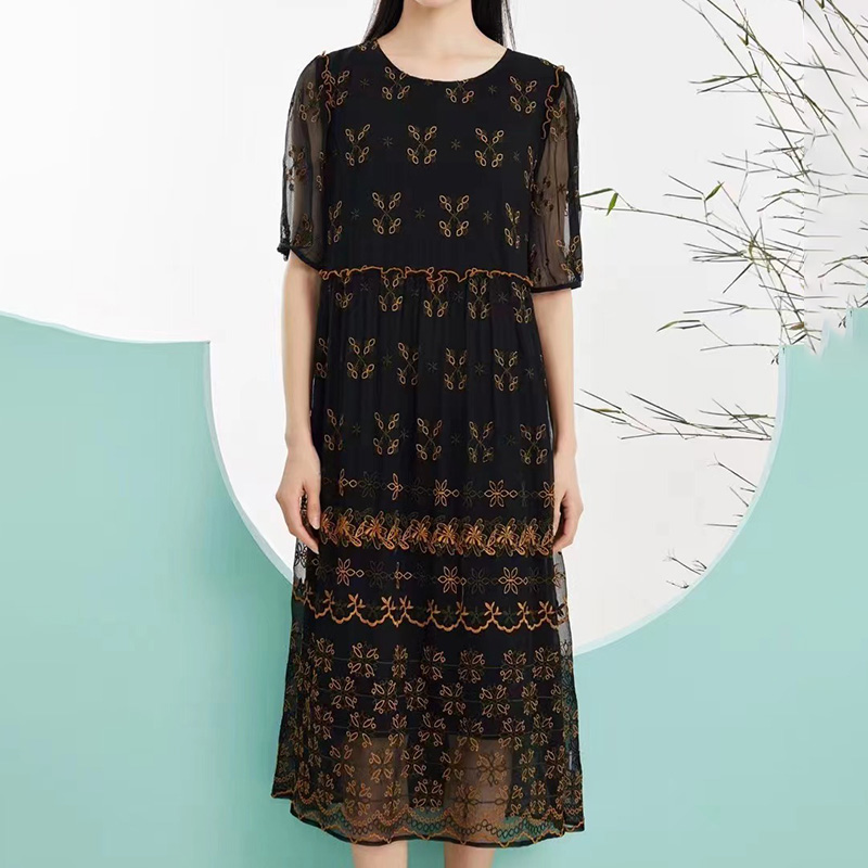 新款桑蚕丝连衣裙40岁50女夏装中老年高端刺绣大码真丝长裙子