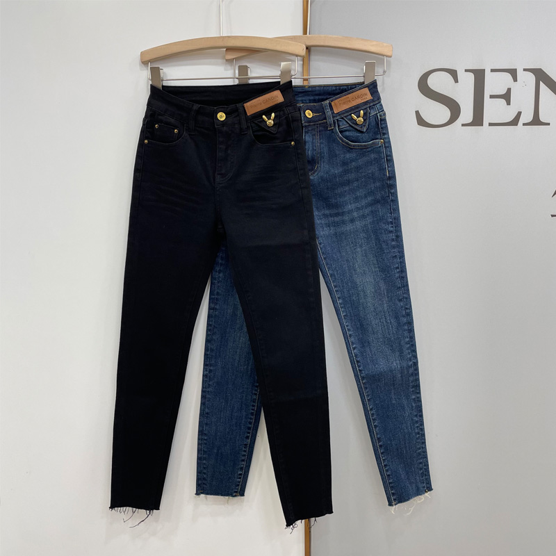 黑色小脚牛仔裤女秋季高腰显瘦九分铅笔靴裤