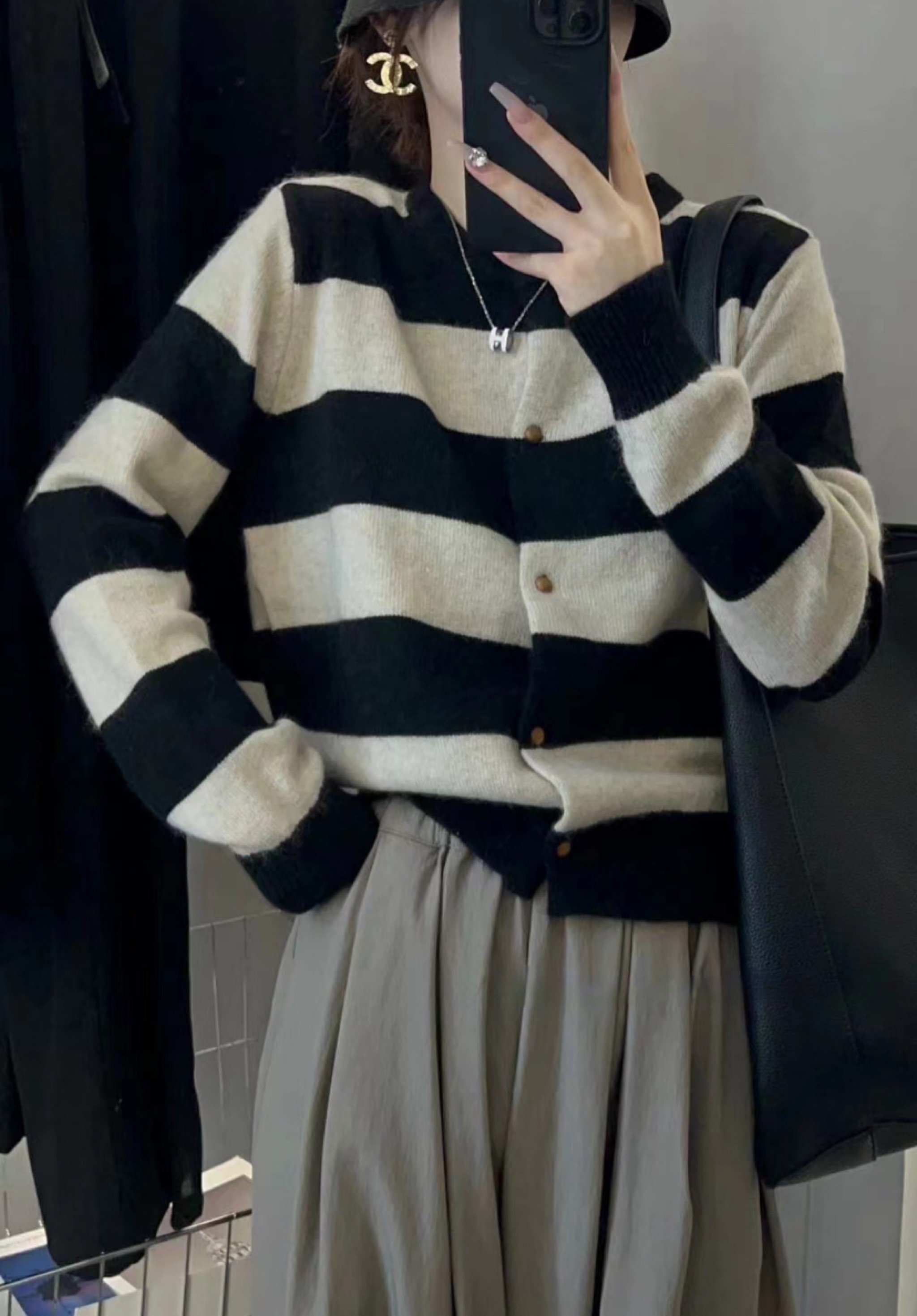 新款欧货韩版简约百搭条纹撞色圆领浣熊绒针织开衫女外套